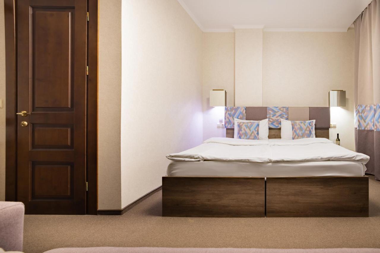 Private Rooms In Hotel Lift 1R 布克维 外观 照片