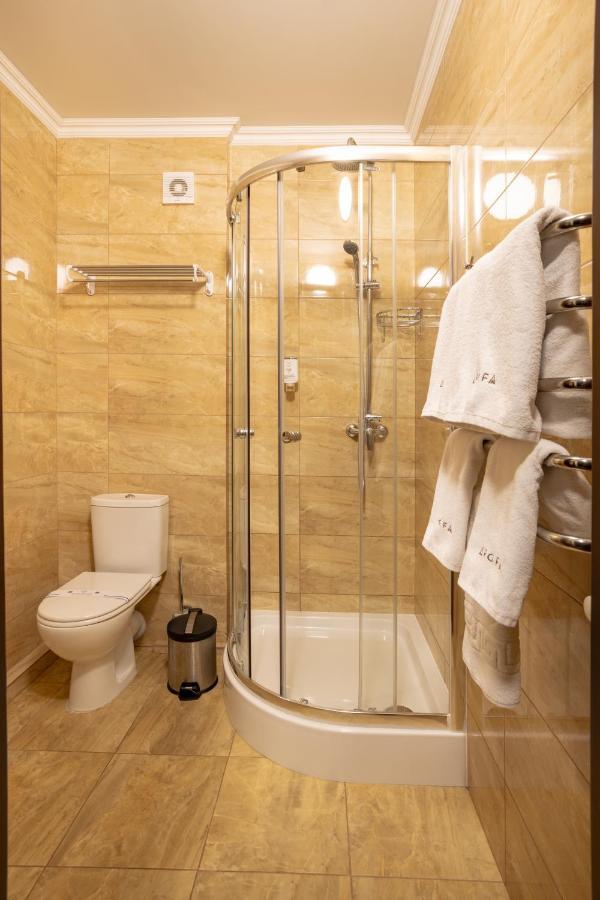 Private Rooms In Hotel Lift 1R 布克维 外观 照片