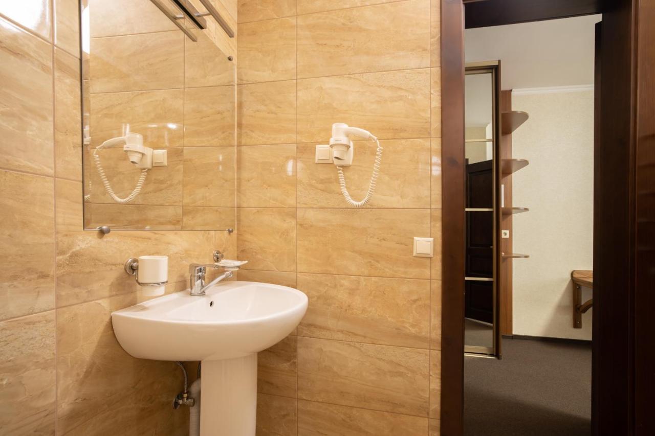 Private Rooms In Hotel Lift 1R 布克维 外观 照片