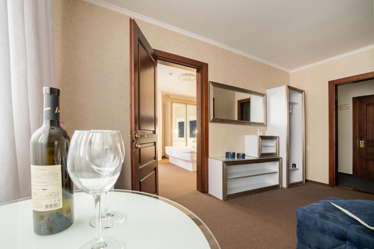 Private Rooms In Hotel Lift 1R 布克维 外观 照片