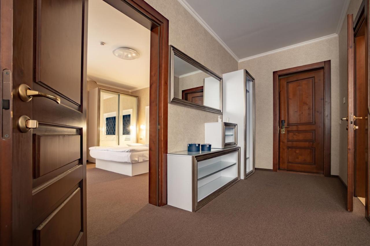 Private Rooms In Hotel Lift 1R 布克维 外观 照片