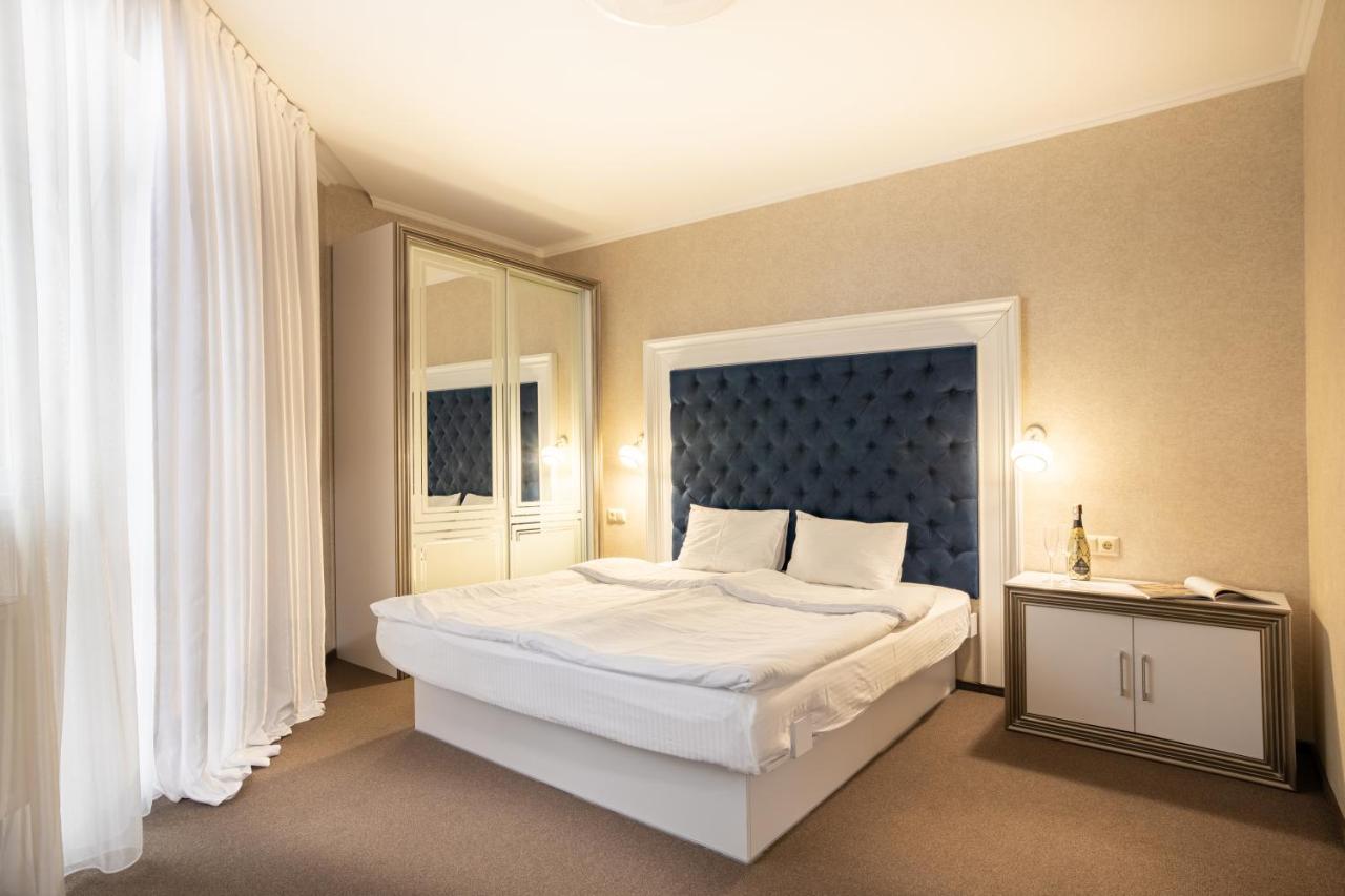 Private Rooms In Hotel Lift 1R 布克维 外观 照片
