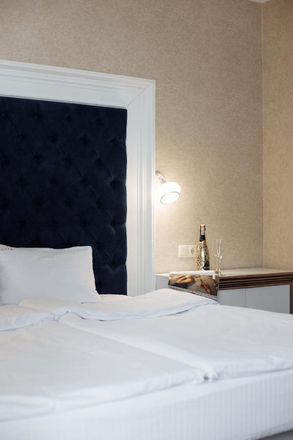 Private Rooms In Hotel Lift 1R 布克维 外观 照片
