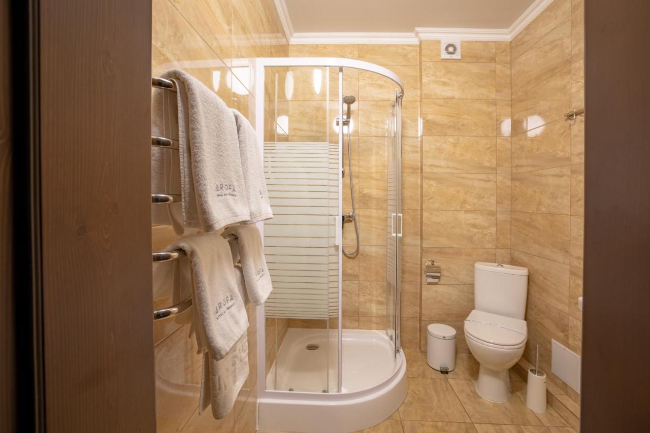 Private Rooms In Hotel Lift 1R 布克维 外观 照片