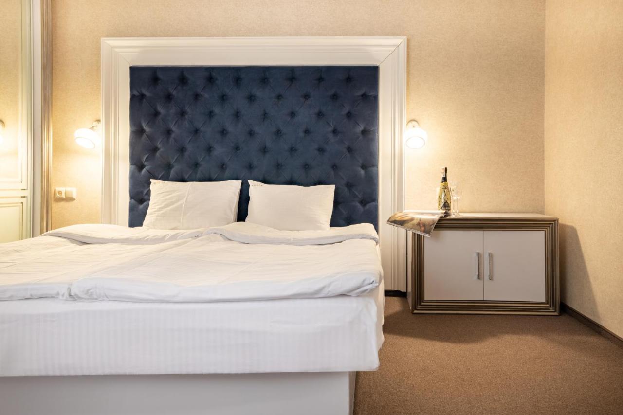 Private Rooms In Hotel Lift 1R 布克维 外观 照片